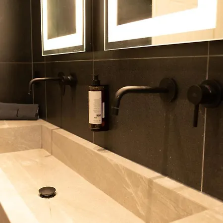 Апартаменти Taskou Luxury